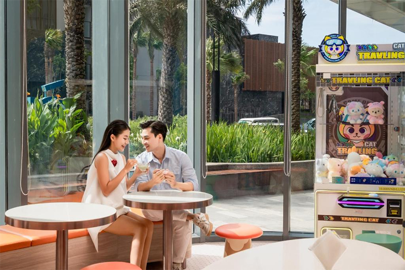 Thưởng thức trà chiều tại À La Carte Hạ Long Bay